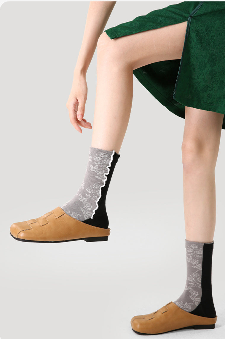 Trendy Two-Tone Mid-Tube Autumn Socks